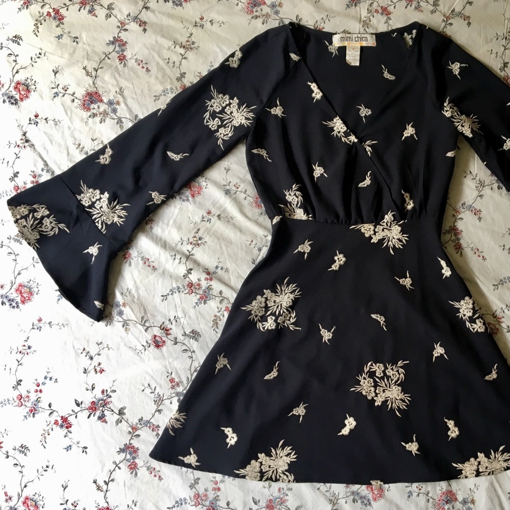 MIMI CHICA Flounce Sleeve Mini Dress